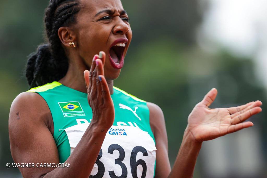 Caroline Ribeiro — COMPETIÇÃO